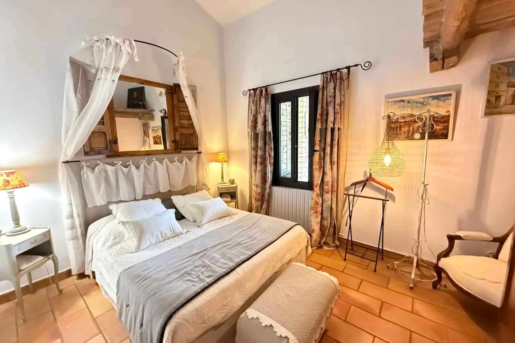 Beautiful Provencal Villa With Pool And Jacuzzi Lacoste  Kültér fotó